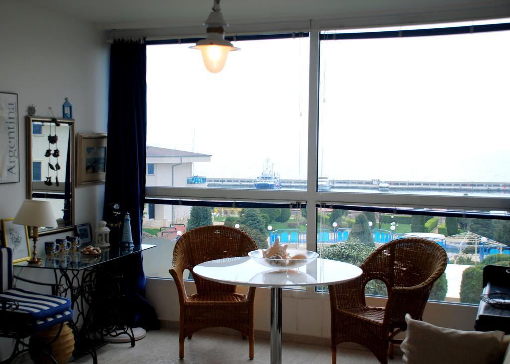 Baratero Vlas Marina Apartment Sveti Vlas Buitenkant foto
