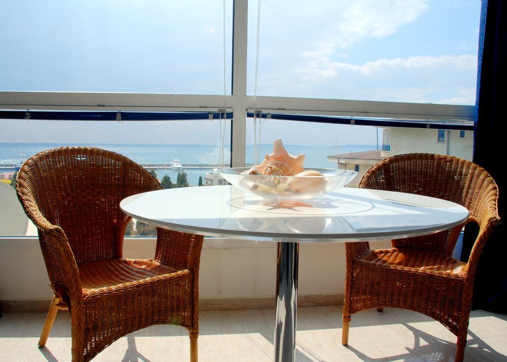 Baratero Vlas Marina Apartment Sveti Vlas Buitenkant foto