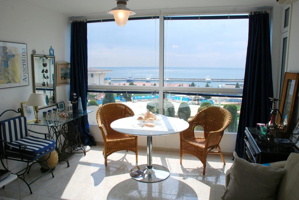 Baratero Vlas Marina Apartment Sveti Vlas Buitenkant foto