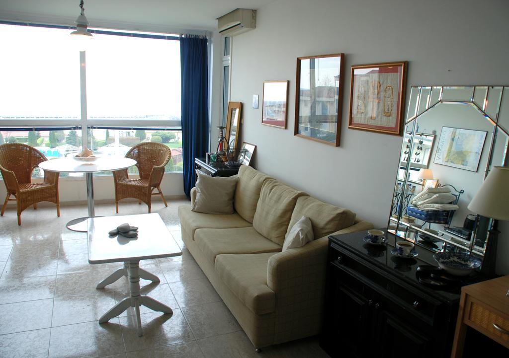 Baratero Vlas Marina Apartment Sveti Vlas Buitenkant foto